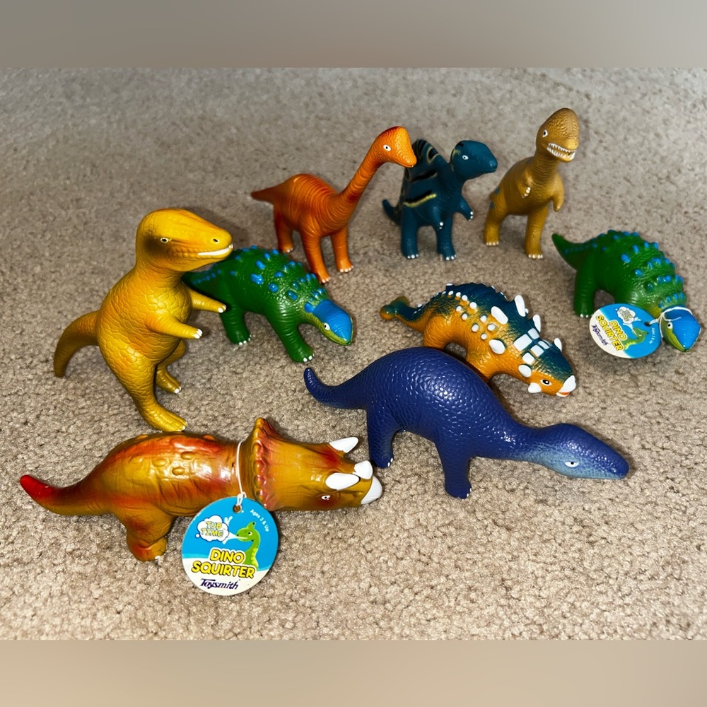 Toysmith set of 9 Colorful Dinosaur Water Squirters
